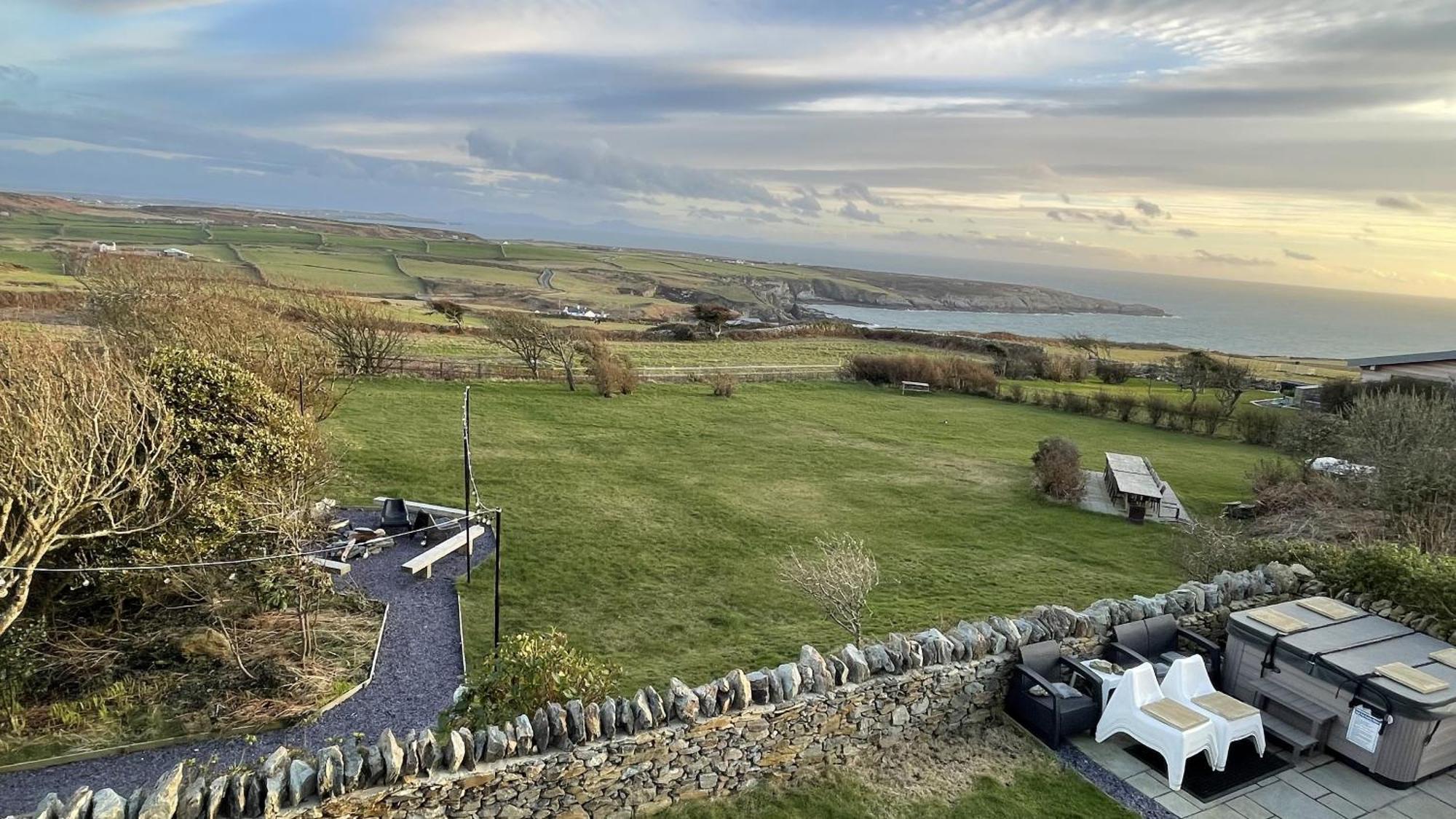 Tan Y Cytiau Villa Holyhead Eksteriør billede
