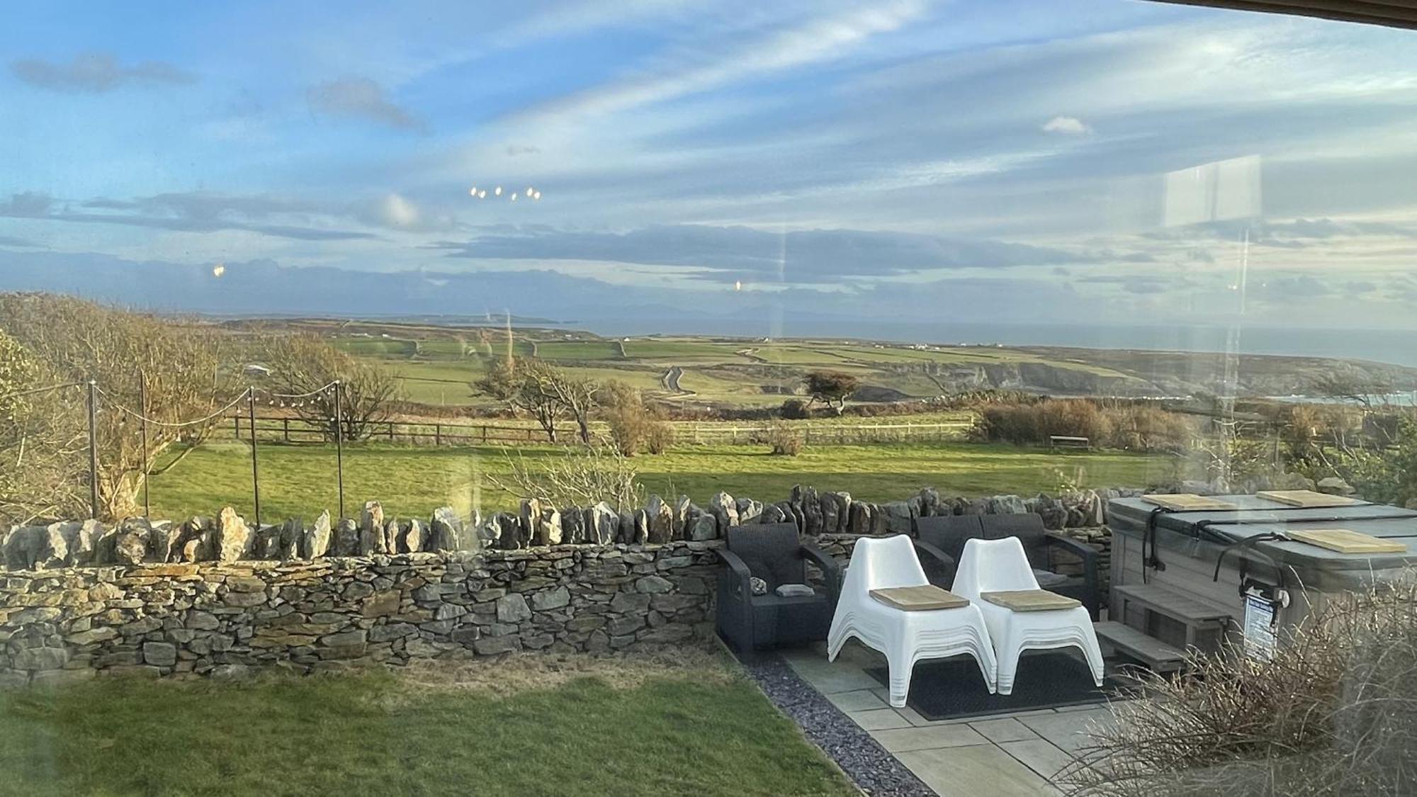 Tan Y Cytiau Villa Holyhead Eksteriør billede